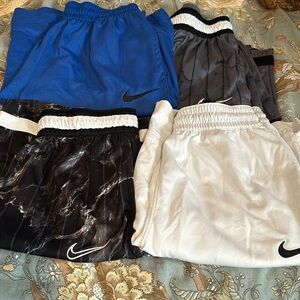 4 Nike Men’s Size Small Shorts